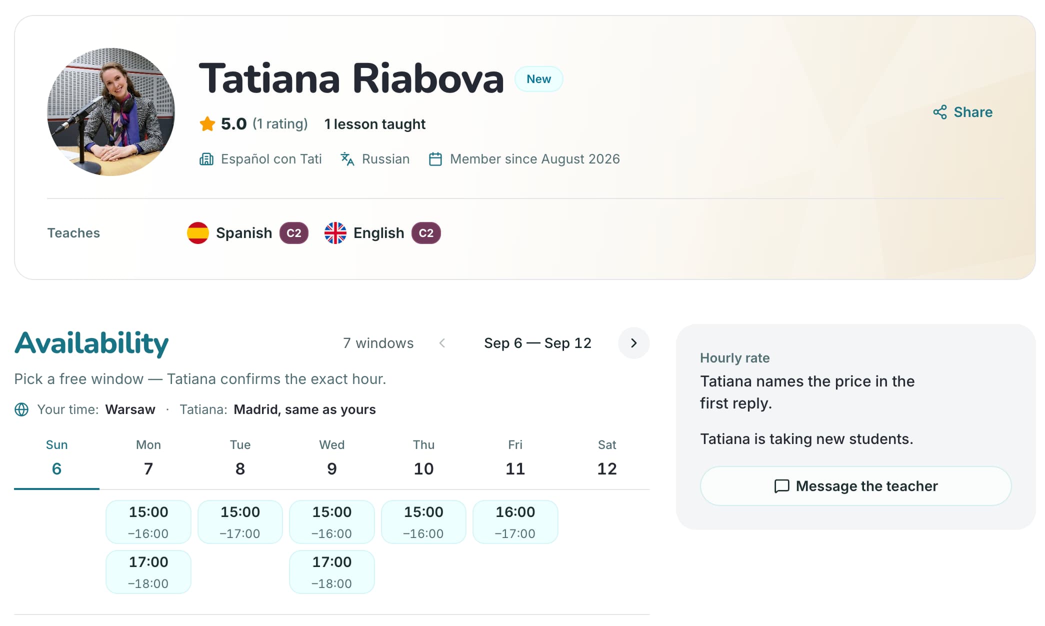 Teacher profile screenshot with languages, availability and a contact option.